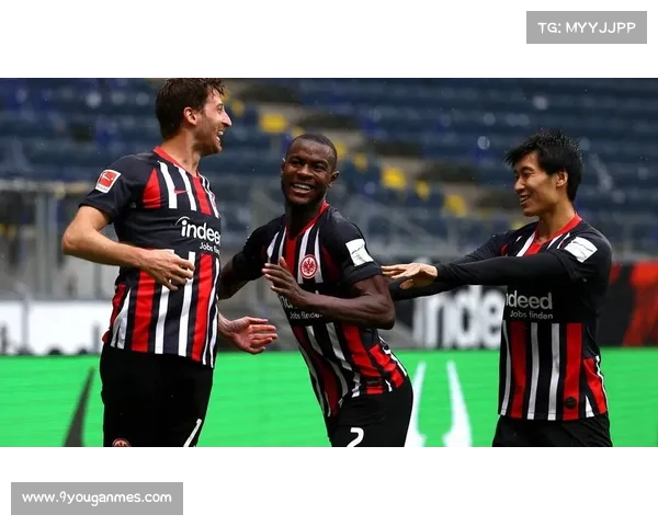 弗莱堡与法兰克福上演德甲中游对决